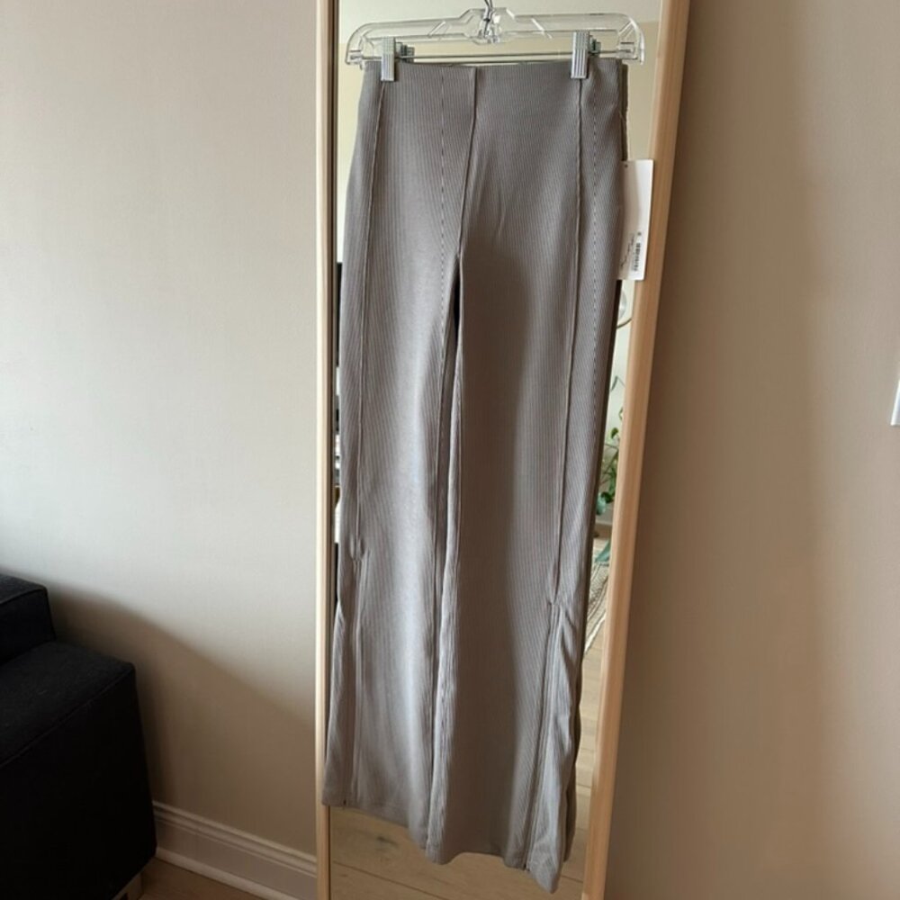 NWT Women's Lululemon Brushed Softstreme Rib Zip Flare